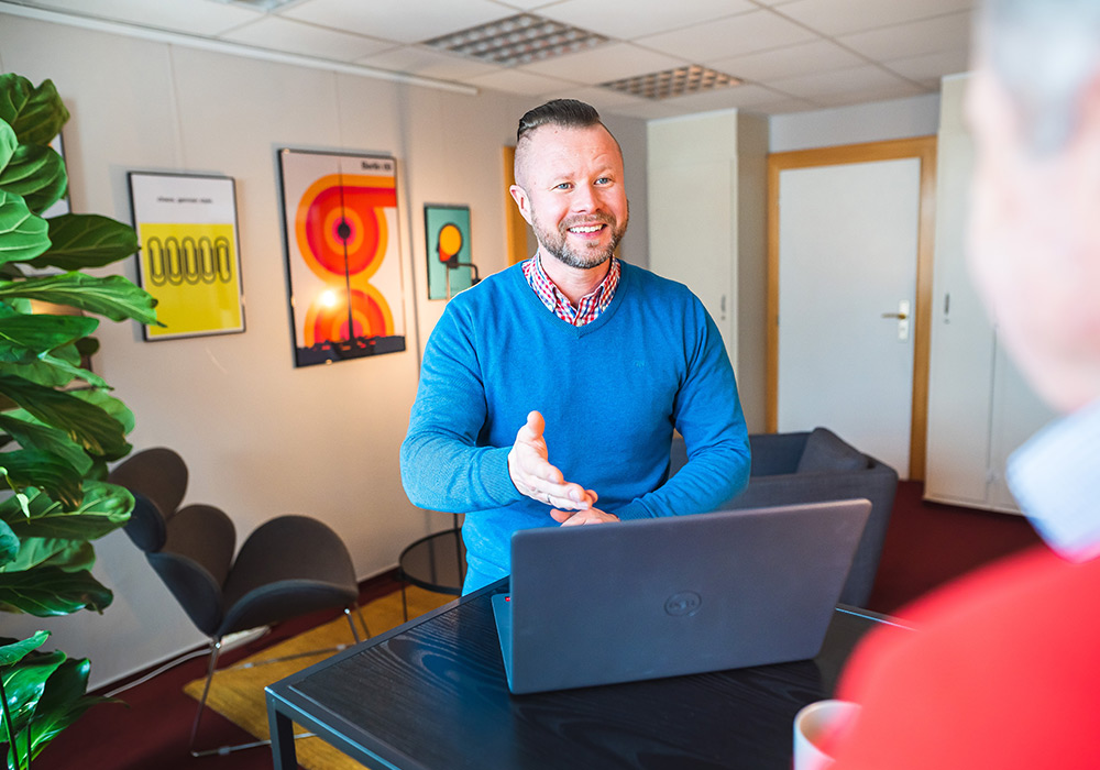 Geschäftsführer der aventa Personalmanagement GmbH Michael Rabe im Kundengespräch